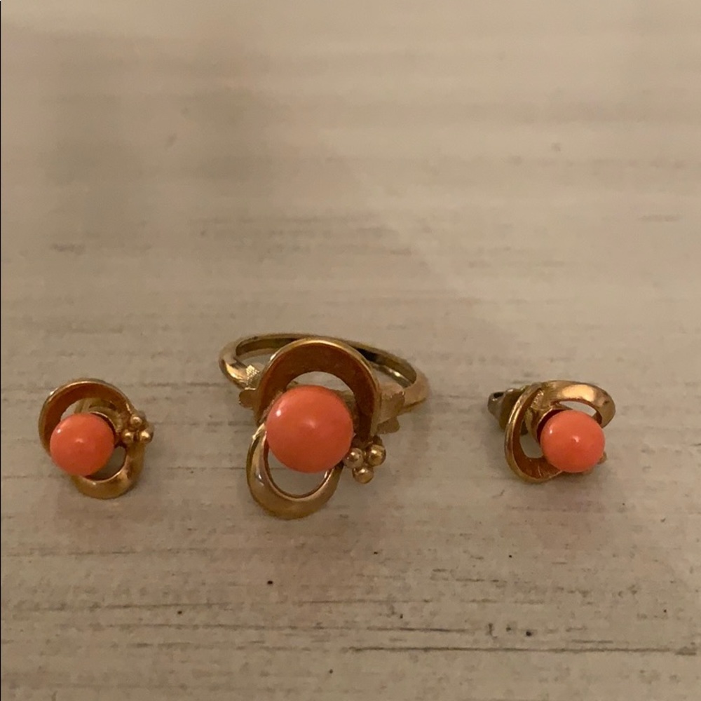Antique coral matching ring and earrings!